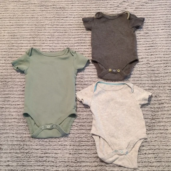 Cloud Nine Baby Boy Clothing Bundle – 19 Pieces - Picture 3 of 7